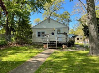 3 Laurelton Ave, Selden, NY 11784