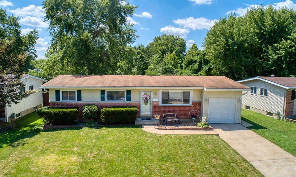 1st image of 300 Humes Ln