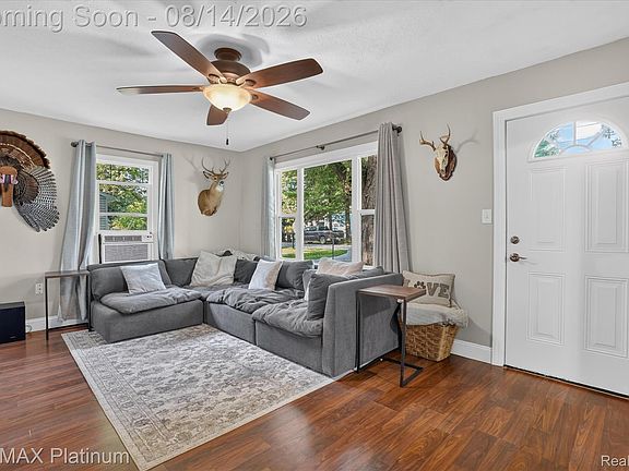 2nd image of 1902 Adelpha Ave
