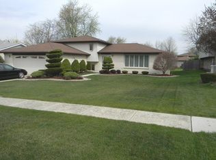 12018 W Meadowland Dr, Homer Glen, IL 60491