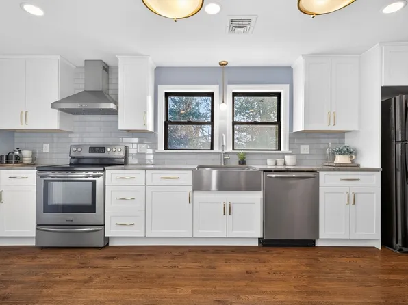 10 Chipman St #10, Medford, MA 02155