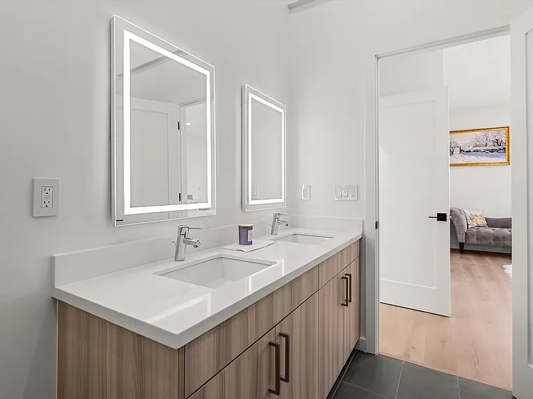 908 Woodside Rd — Photo 2