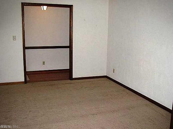 3rd image of 701 Lindenbrook Ln