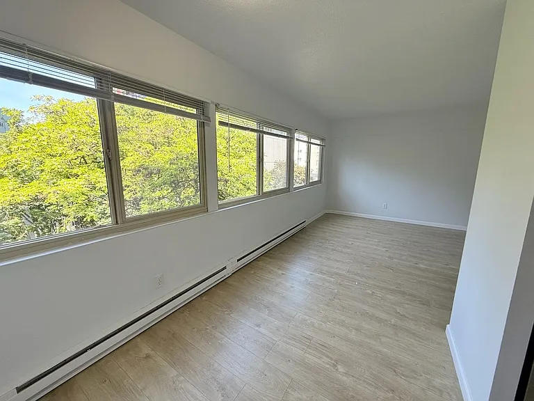 The Willis Apartments — Photo 21