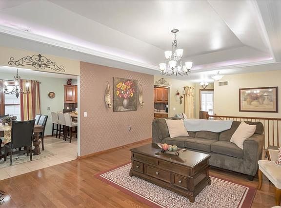 5th image of 1775 Samantha Ln
