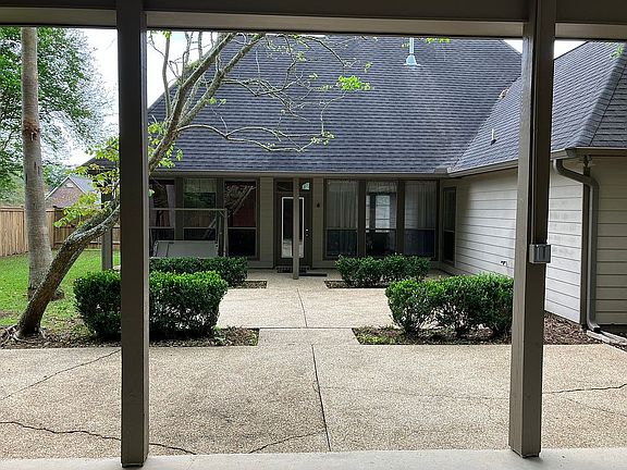 4th image of 18068 Kenner Dr