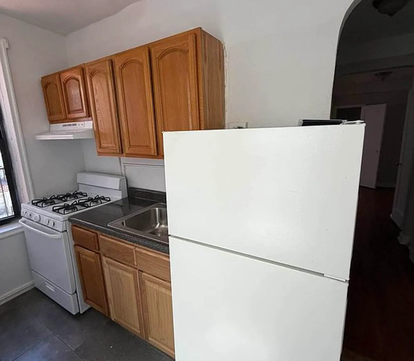 40-15 Hampton Street — Photo 4