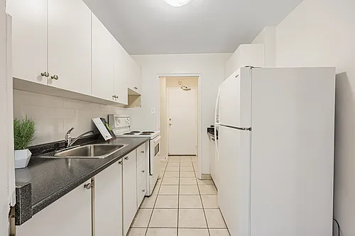 48 Grenoble Dr Photo 1