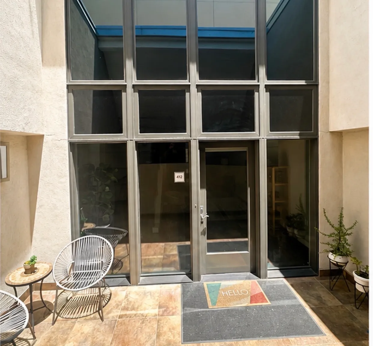 2 bed, 1.5 bath, 1720 sqft, $5,240 — Photo 2