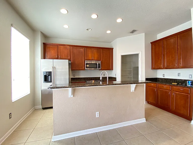 7708 Fordson Ln — Photo 3