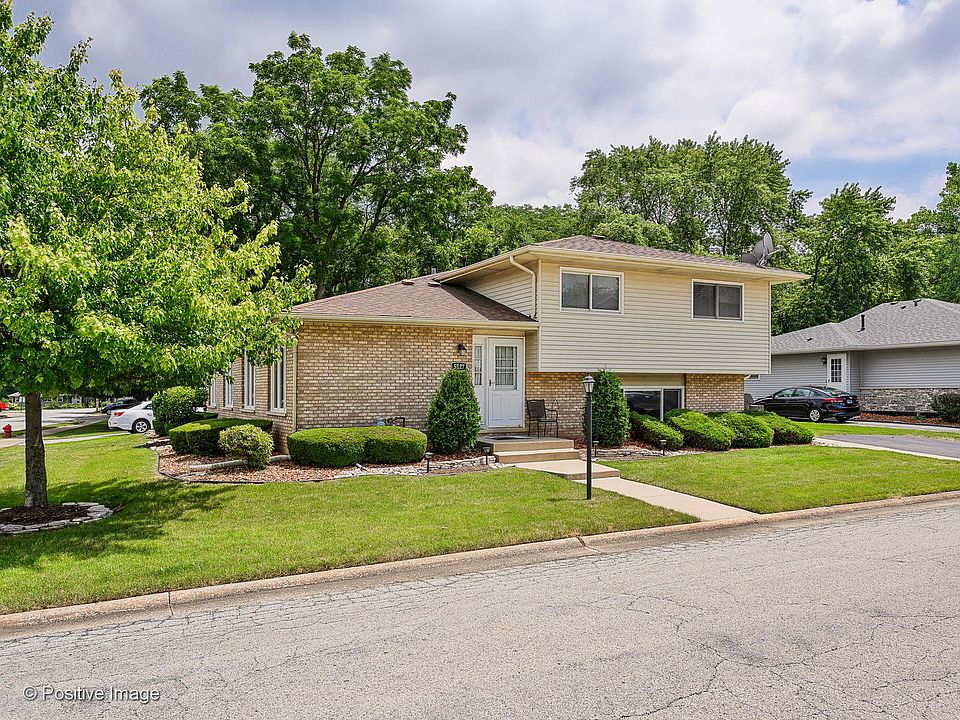 1st image of 5227 Woodland Dr #D-1