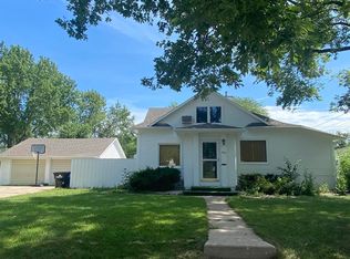 622 S Minnesota St, Mitchell, SD 57301