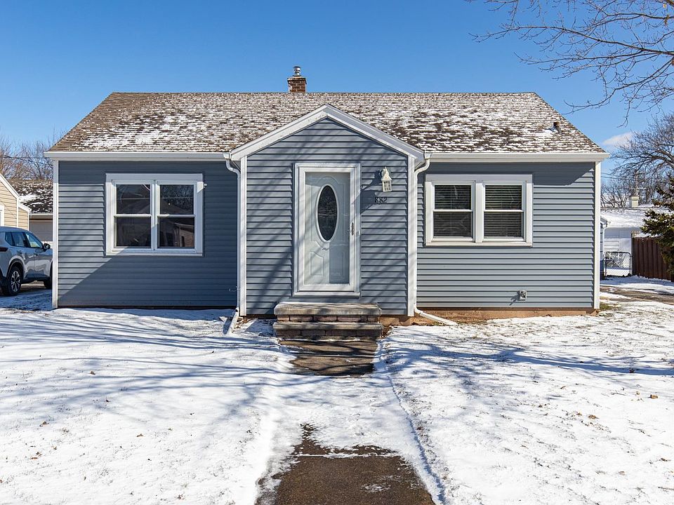 882 Maple St, Neenah, WI 54956 Zillow