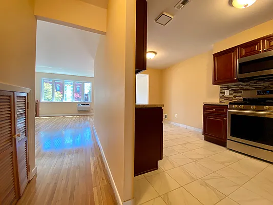 Rented by Remax Real Estate Professionals | media 19