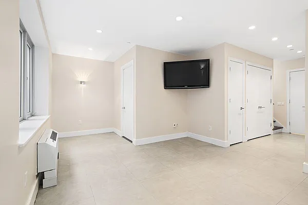 Rented by Compass | media 11