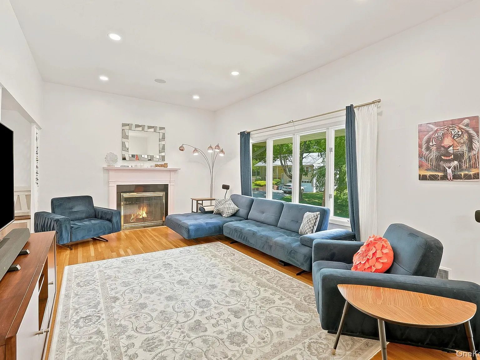 4 bed, 3.0 bath, 2600 sqft, $7,500 — Photo 4