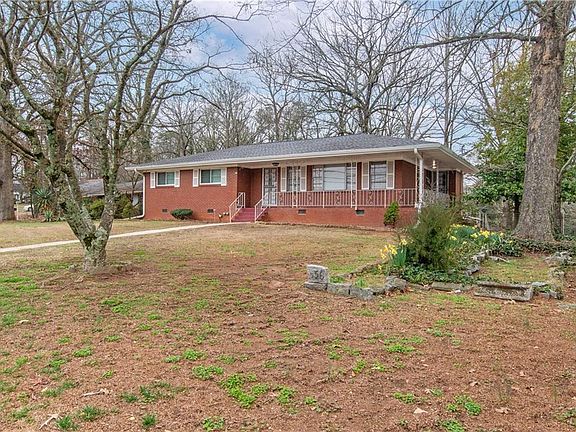 2nd image of 656 Bolton Rd NW