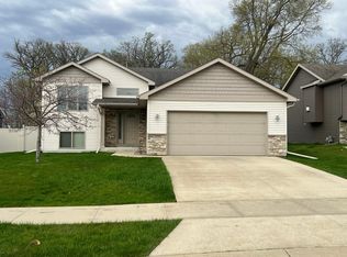 4388 35th St NW, Rochester, MN 55901