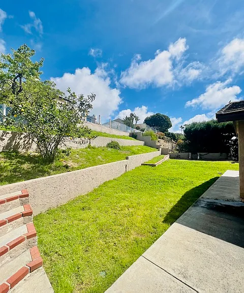 2441 Dresden Pl — Photo 2