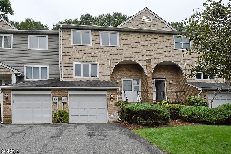 3 bed, 2.5 bath, $3,700 — Photo 2