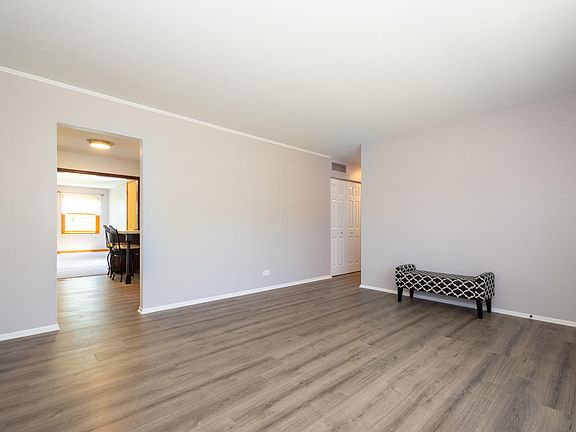 3rd image of 37143 N Grandwood Dr