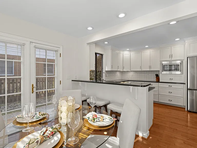 704 Ticonderoga Ave — Photo 12
