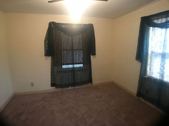 3rd image of 19572 Sunset Ln