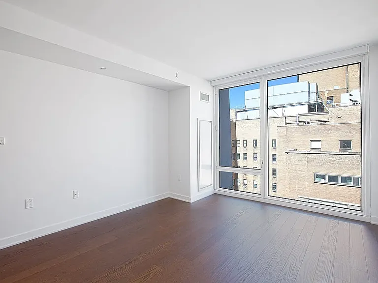 400 W 113th St #1204 — Photo 2