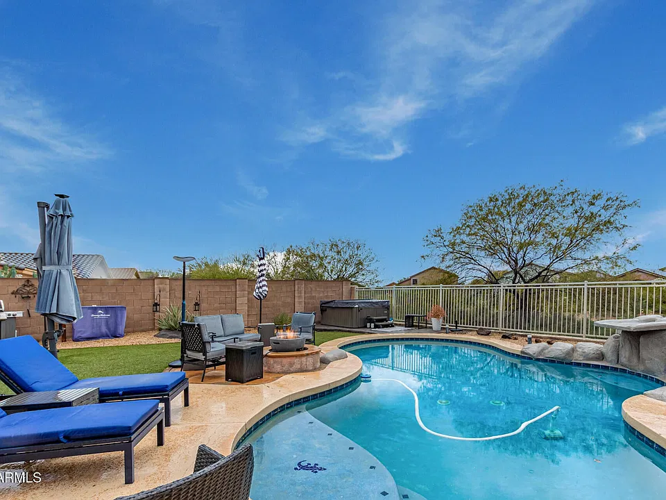 4514 E Coyote Wash Dr