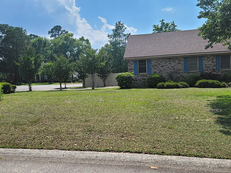 124 Cedar Vale Dr — Photo 2
