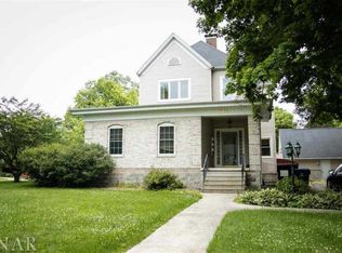 1302 E Grove St APT 2, Bloomington, IL 61701