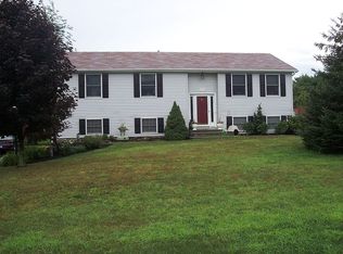 371 Twin Dr SUITE 11, Hudson, NY 12534