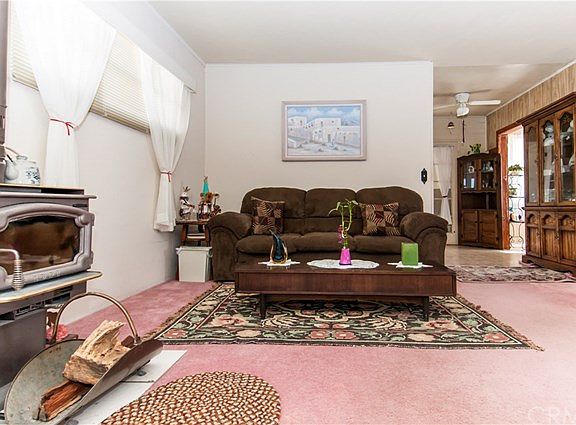 4th image of 5515 Smoketree Ave