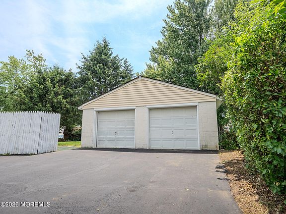 3rd image of 83 Barkalow Avenue
