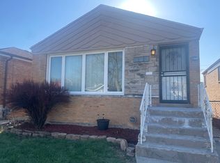 12448 S Honore St, Calumet Park, IL 60827