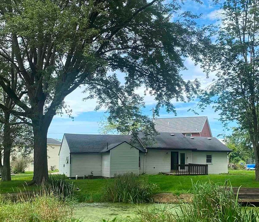 111' Channel front home