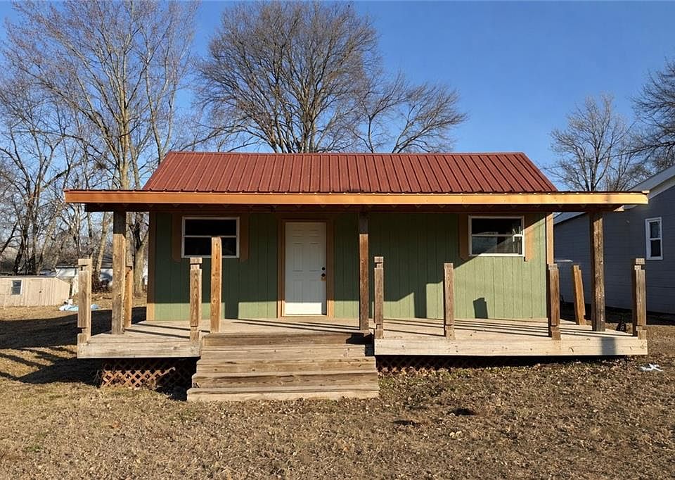 1st image of 806 Reyburn St