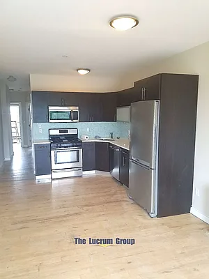 Rented by Lucrum Group | media 102