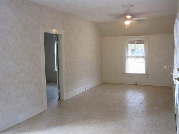 3rd image of 914 Park Ave