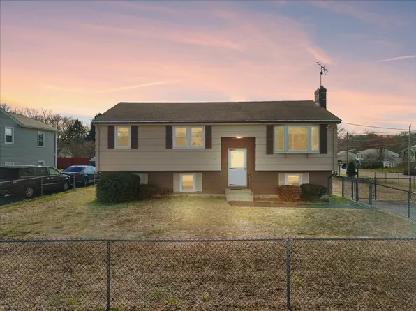 59 Pomona Dr, Brockton, MA 02302