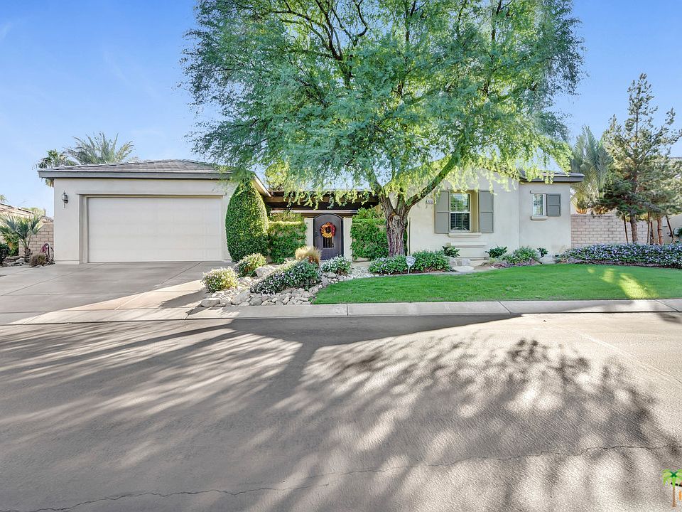 1st image of 79735 Amalfi Dr