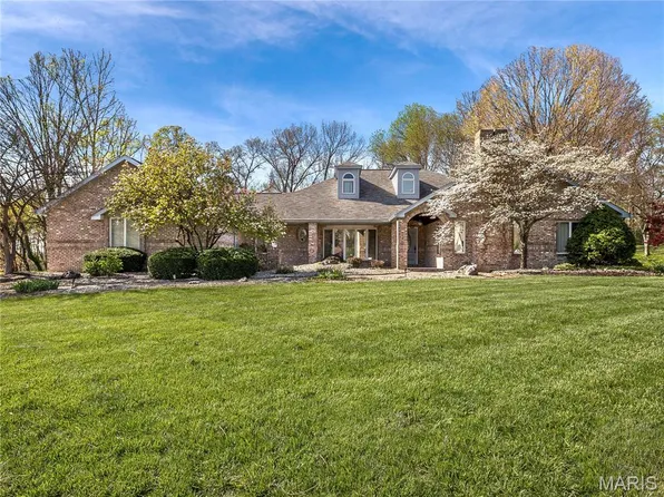 73 Santa Anita Dr, Maryville, IL 62062