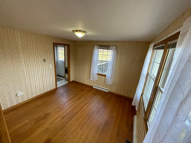 46 Glendale Dr — Photo 13