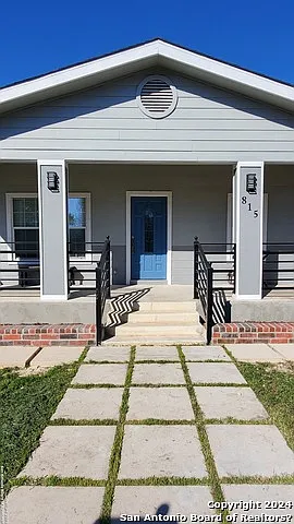 3 bed, 1.0 bath, 1268 sqft, $1,575 — Photo 2