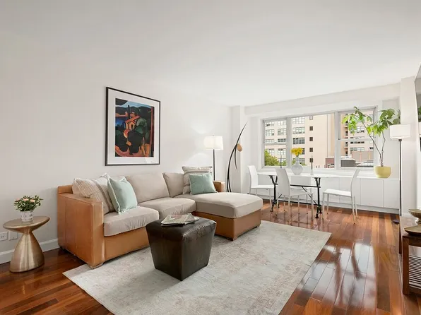 2 Charlton St APT 9B, Manhattan, NY 10014