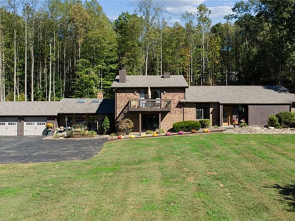 2nd image of 40 Laurelwood Ln