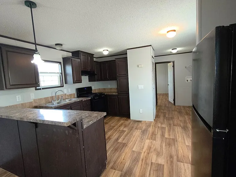 16 Burr Oak Dr — Photo 3