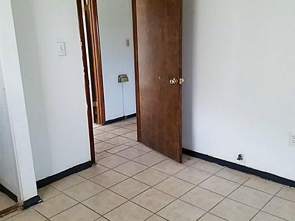 4th image of 10114 Fairland Dr