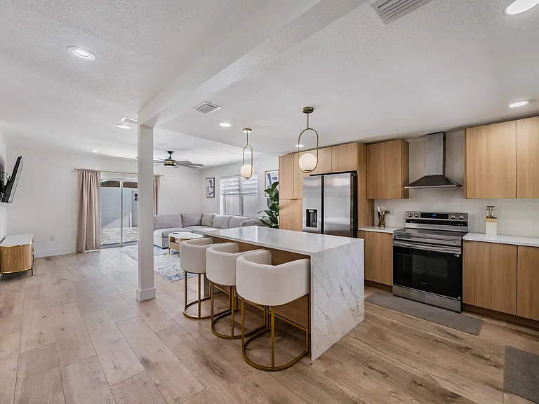 3405 W Rogers Ave — Photo 7