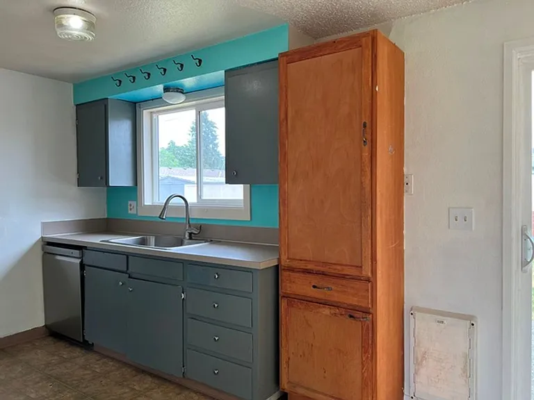 385 Dianne Ct — Photo 9